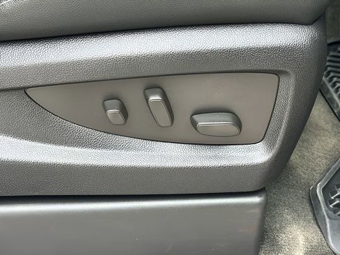 Used 2015 GMC Sierra 1500 SLT w/ SLT Crew Cab Value Package image 34