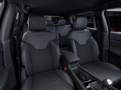 New 2026 Jeep Compass Latitude image 16