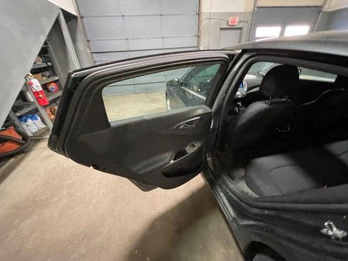 Used 2017 Chevrolet Malibu Hybrid w/ Driver Confidence Package image 22