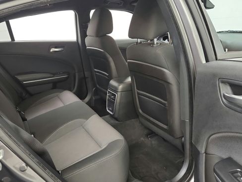 Used 2015 Dodge Charger SE RWD image 29