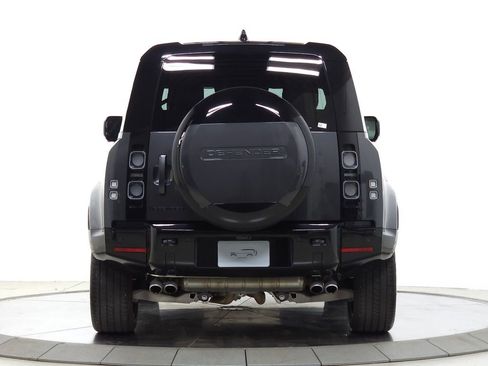 Used 2025 Land Rover Defender 90 V8 AWD/4WD image 5
