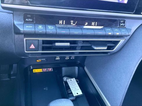 Used 2025 Toyota Camry LE image 32