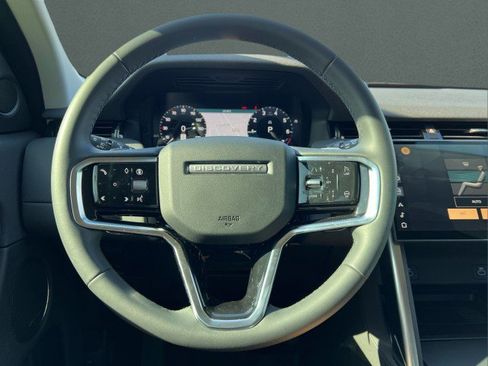 Used 2025 Land Rover Discovery Sport S image 31