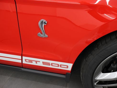 Used 2011 Ford Mustang Shelby GT500 RWD image 22