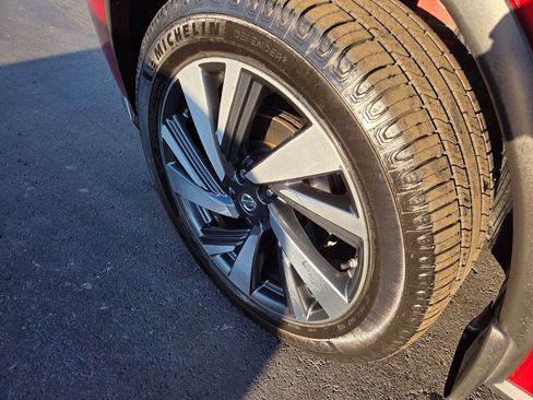 Used 2018 Nissan Murano Platinum image 11