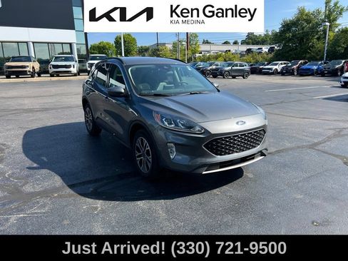 Used 2022 Ford Escape SEL AWD/4WD image 3