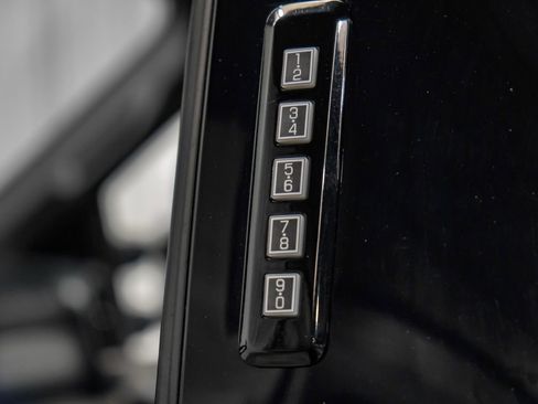 Used 2022 Ford F250 XLT w/ Black Appearance Package AWD/4WD image 39