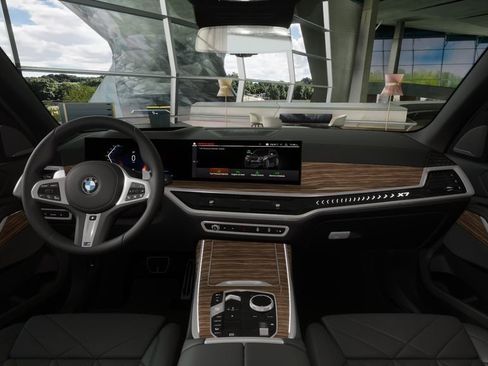 Used 2026 BMW X7 xDrive40i w/ M Sport Package image 38