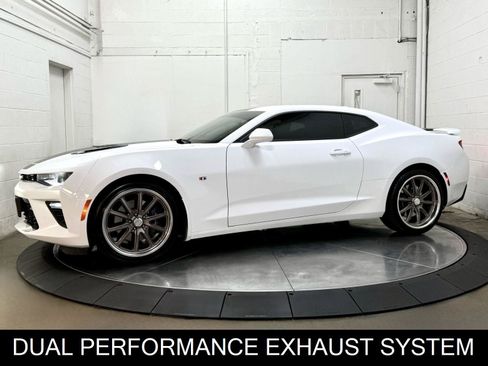 Used 2018 Chevrolet Camaro SS RWD image 4