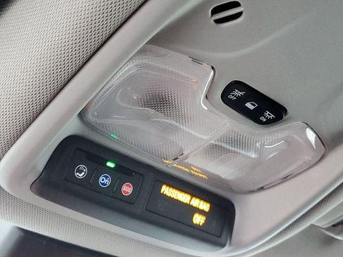 Used 2024 Chevrolet TrailBlazer LT w/ Driver Confidence Package image 20