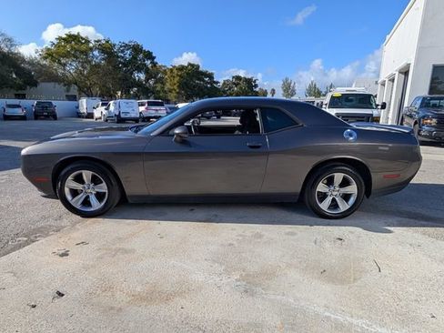 Used 2018 Dodge Challenger SXT image 14