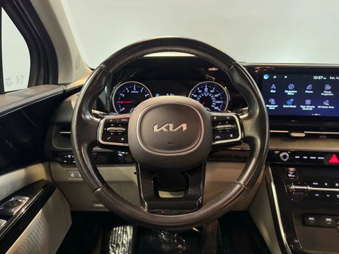 Used 2022 Kia Carnival EX FWD image 12