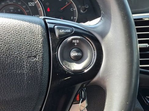 Used 2017 Honda Accord Sport image 22