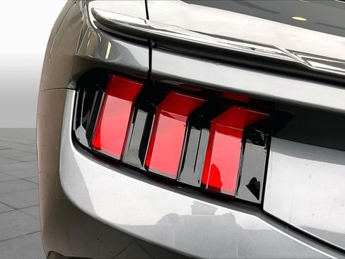 Used 2025 Ford Mustang GT RWD image 27