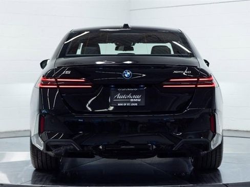 New 2026 BMW i5 eDrive40 image 10