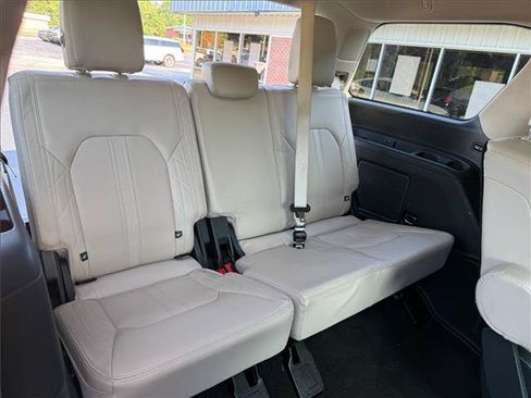 Used 2023 Ford Expedition Platinum AWD/4WD image 19