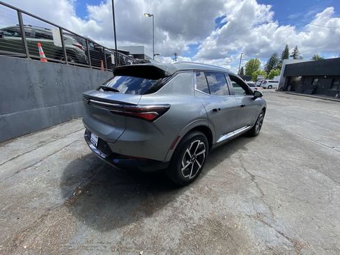 Used 2024 Chevrolet Equinox EV LT AWD/4WD image 6