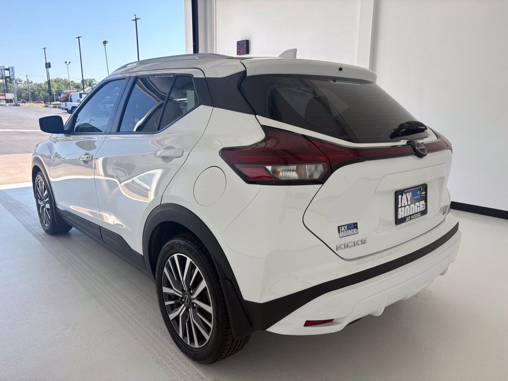 Used 2023 Nissan Kicks SV FWD image 16