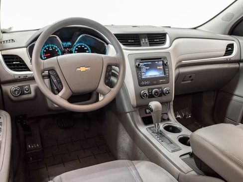 Used 2017 Chevrolet Traverse LS FWD image 7