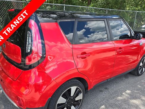 Used 2018 Kia Soul + FWD image 4