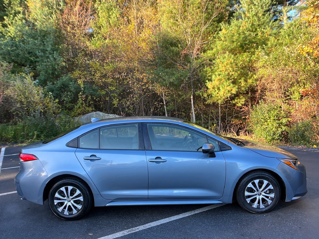 Used 2022 Toyota Corolla LE FWD image 6