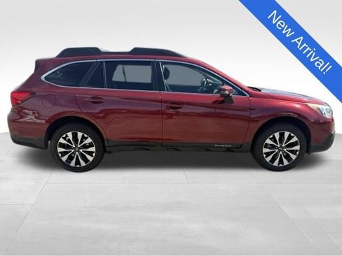 Used 2016 Subaru Outback 2.5i Limited AWD/4WD image 8