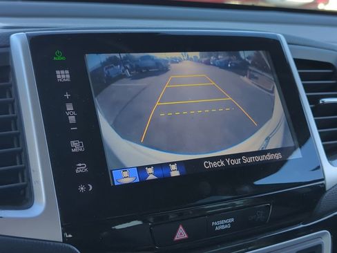 Used 2016 Honda Pilot Touring image 14