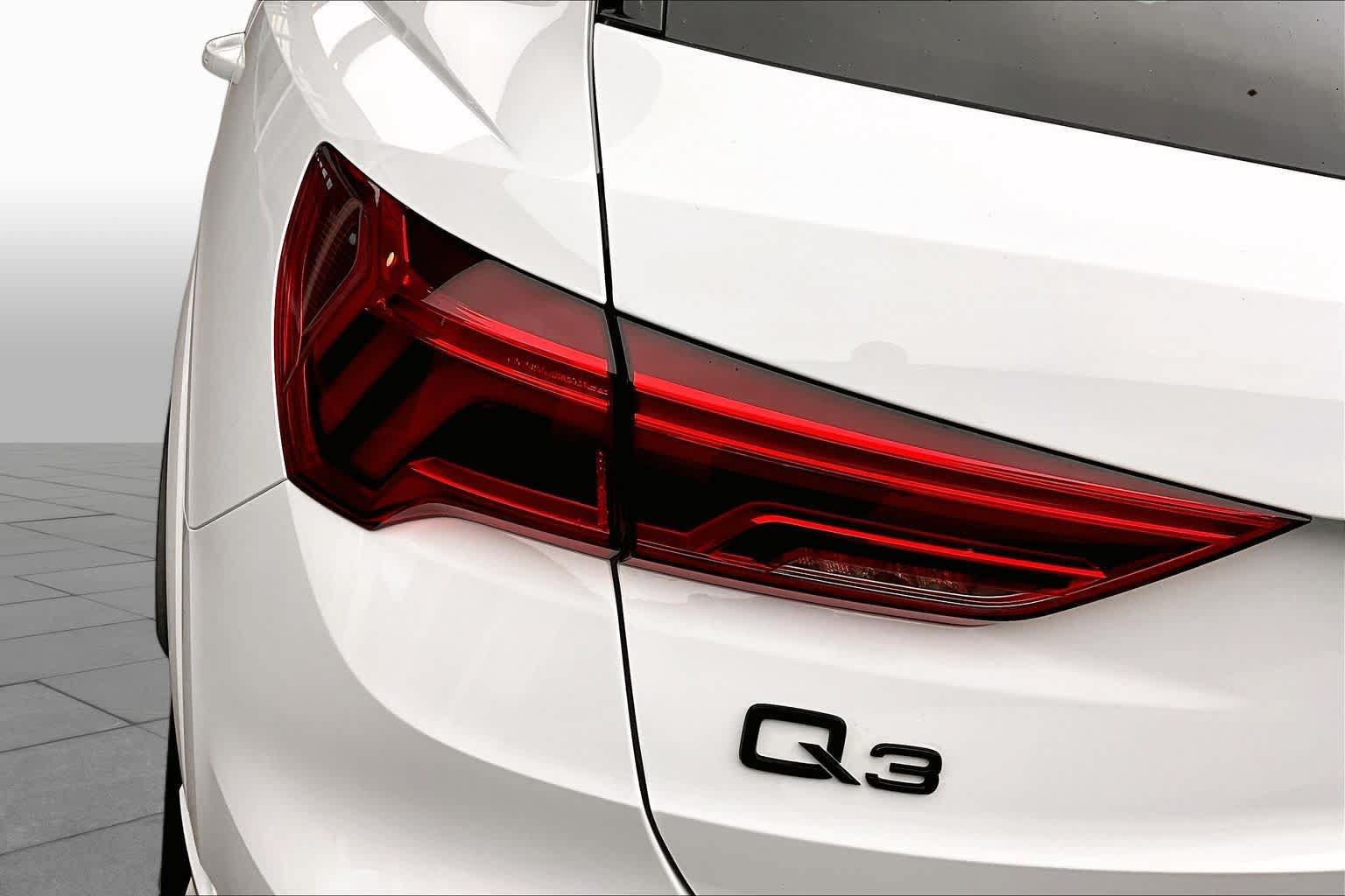 Certified 2025 Audi Q3 2.0T Premium Plus w/ Premium Plus Package AWD/4WD image 28