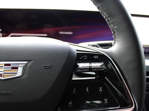 Used 2025 Cadillac Escalade Sport w/ Touring Package image 21