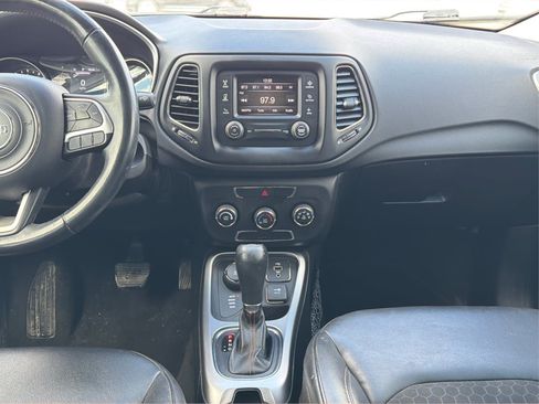 Used 2018 Jeep Compass Latitude image 17