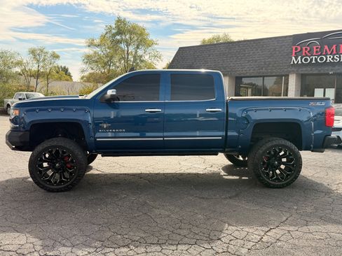 Used 2017 Chevrolet Silverado 1500 LTZ Z71 w/ LTZ Plus Package AWD/4WD image 3