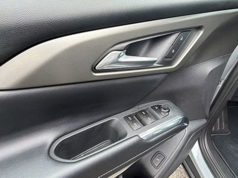 Certified 2026 Chevrolet Traverse LT image 12