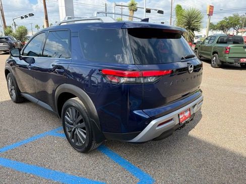 Certified 2024 Nissan Pathfinder SL w/ SL Premium Package FWD image 5