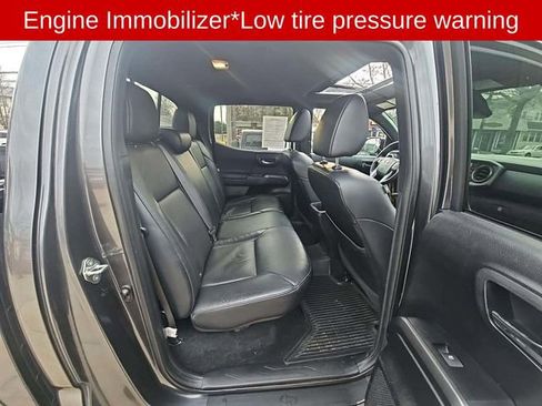 Used 2020 Toyota Tacoma TRD Sport image 7