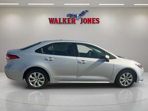 Used 2024 Toyota Corolla LE image 2