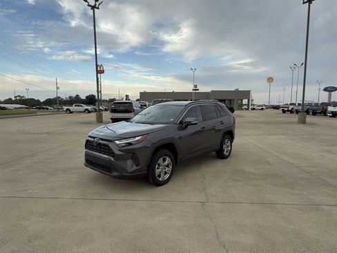 Used 2024 Toyota RAV4 XLE image 1