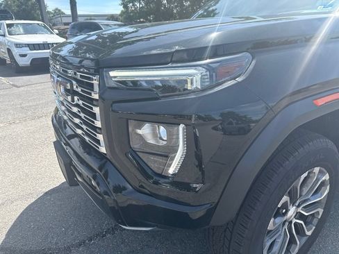 Used 2023 GMC Canyon Denali AWD/4WD image 9