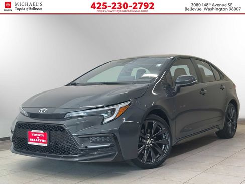 Certified 2025 Toyota Corolla XSE FWD image 1