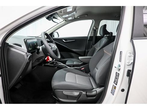 New 2026 Kia Niro LX FWD image 17