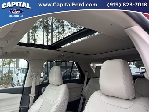 Certified 2022 Ford Explorer Platinum w/ Technology Package image 21