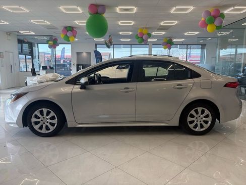 Used 2025 Toyota Corolla LE image 4