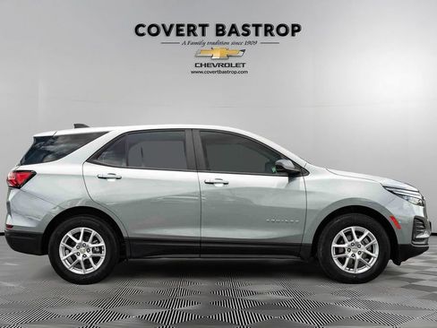 Used 2024 Chevrolet Equinox LS w/ Driver Confidence II Package FWD image 4