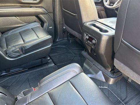 Used 2021 Chevrolet Suburban LT w/ LT Signature Package image 19