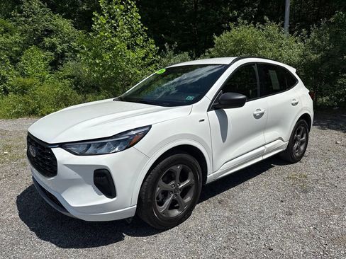 Used 2024 Ford Escape ST-Line w/ Tech Pack #1 AWD/4WD image 4