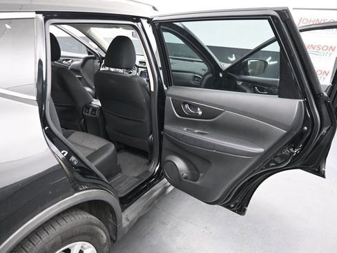 Used 2020 Nissan Rogue SV image 21