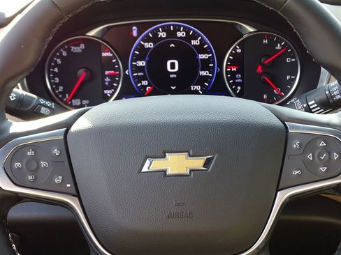 Used 2023 Chevrolet Traverse Premier image 28