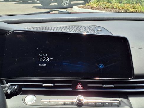 Used 2024 Hyundai Elantra Blue FWD image 21