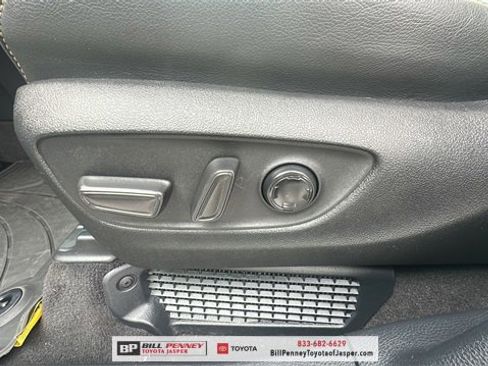 Used 2025 Toyota Sienna Platinum image 16