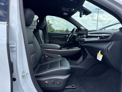 New 2026 Buick Enclave Avenir w/ Super Cruise Package FWD image 32