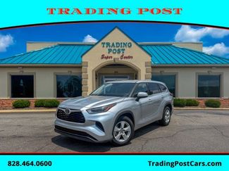 Used 2021 Toyota Highlander L FWD video 1